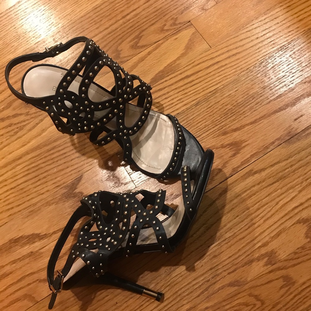 Heels - Picture 3 of 4